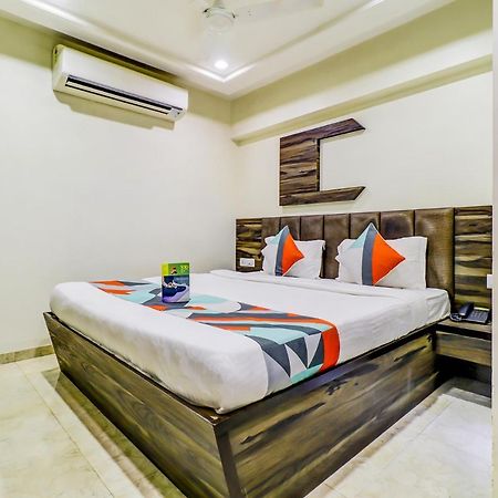 Hotel Palliate Ahmedabad Exterior photo