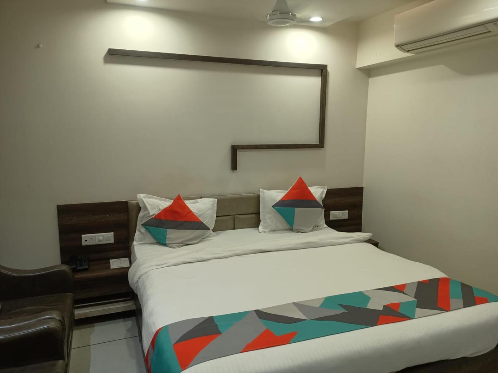 Hotel Palliate Ahmedabad Exterior photo