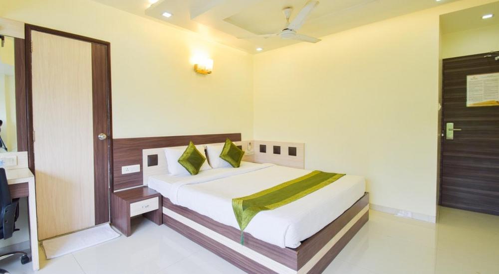 Hotel Palliate Ahmedabad Exterior photo