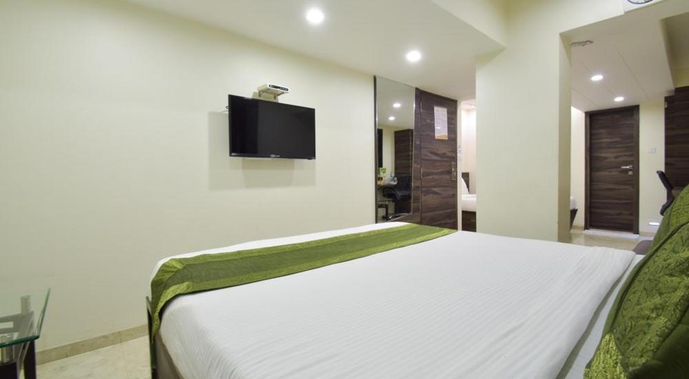 Hotel Palliate Ahmedabad Exterior photo