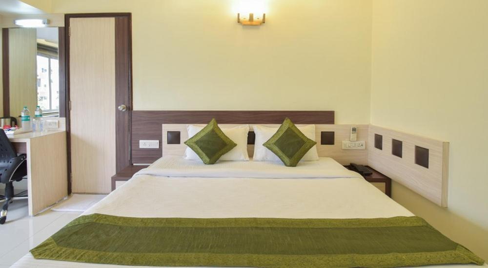 Hotel Palliate Ahmedabad Exterior photo
